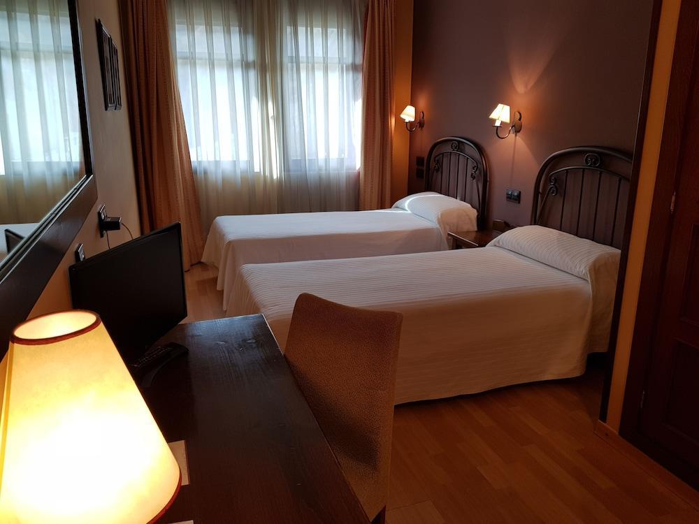 Hotel Cotiella كامبو المظهر الخارجي الصورة