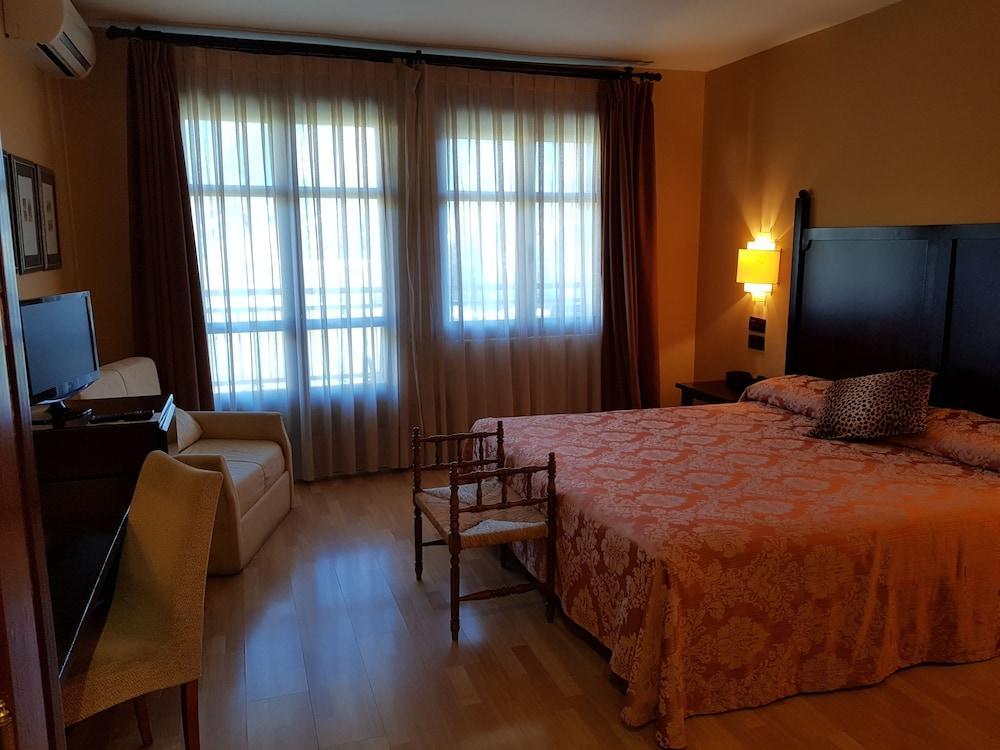 Hotel Cotiella كامبو المظهر الخارجي الصورة