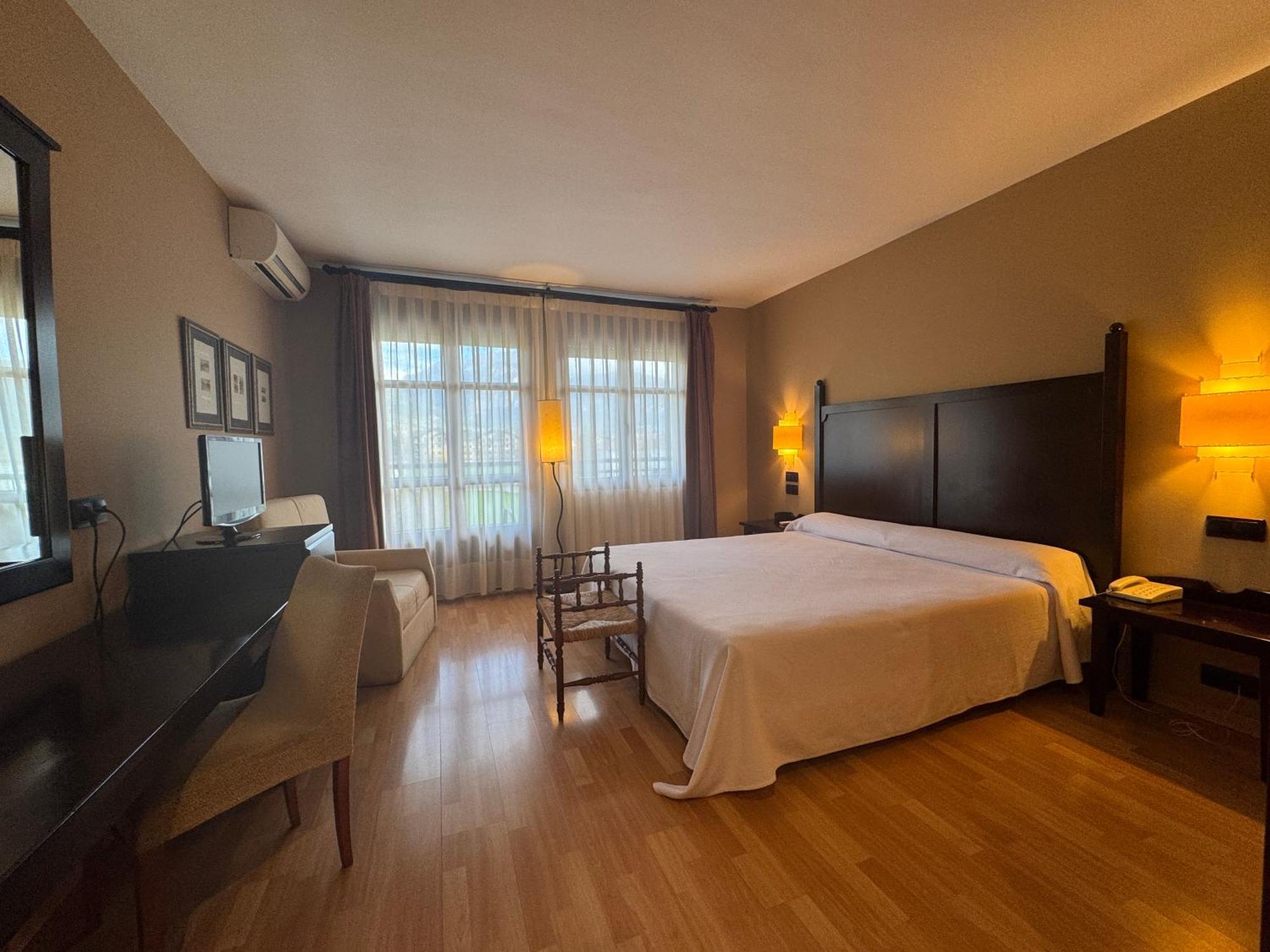 Hotel Cotiella كامبو المظهر الخارجي الصورة