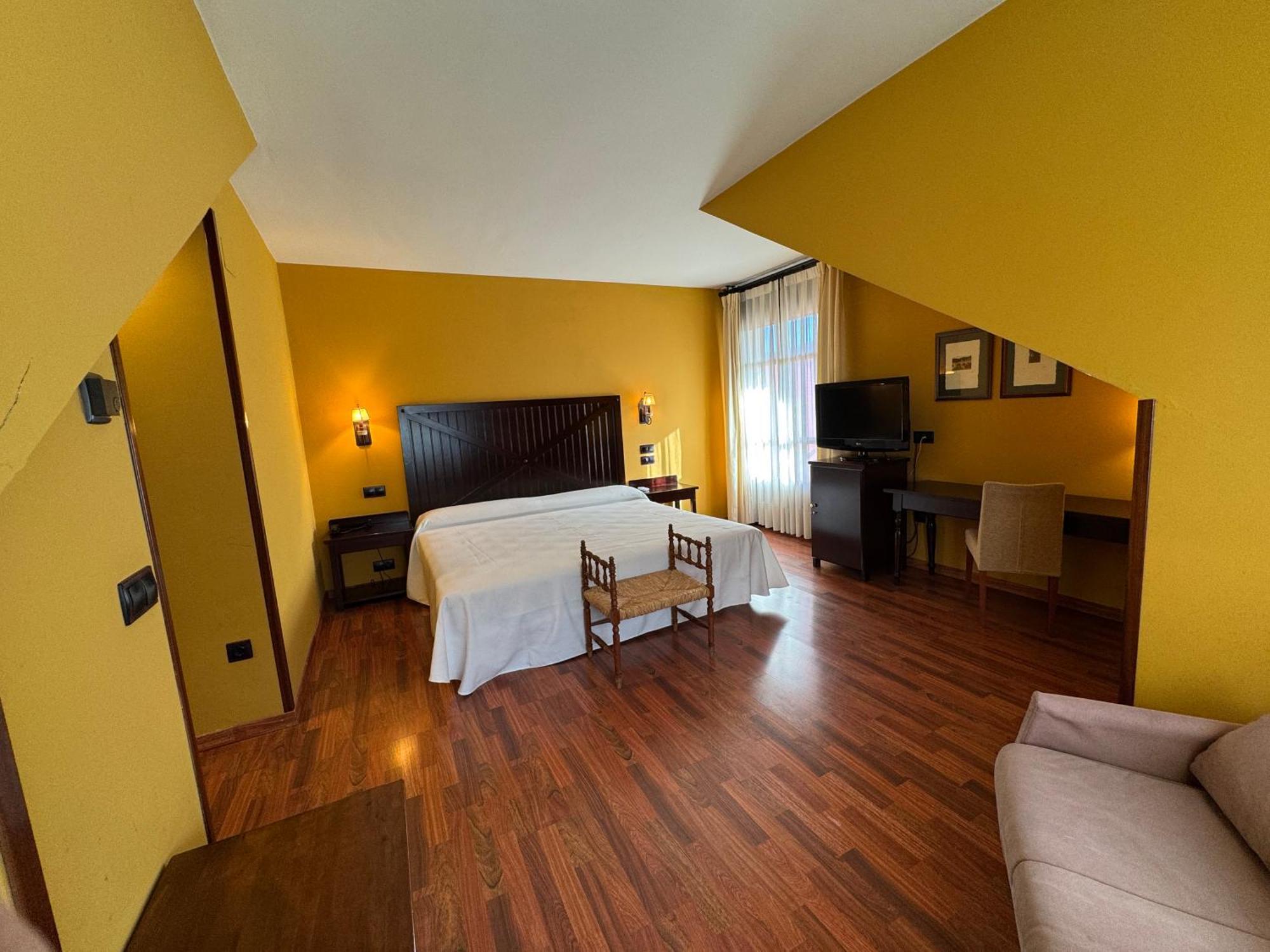 Hotel Cotiella كامبو المظهر الخارجي الصورة