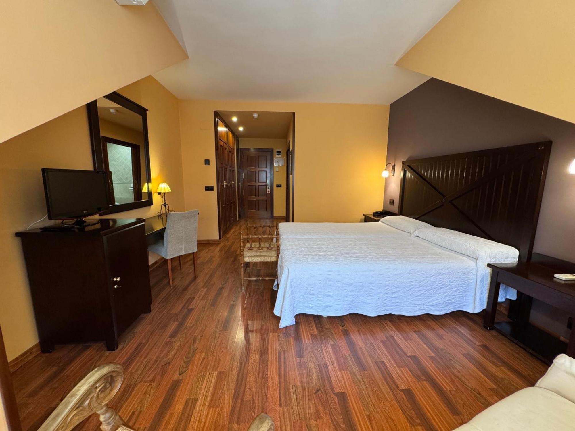 Hotel Cotiella كامبو المظهر الخارجي الصورة